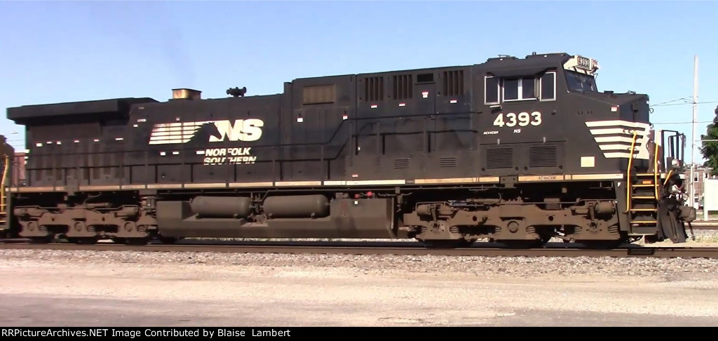 NS 704